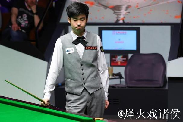 斯佳辉轰单杆136分4比3险胜戴维斯晋级32强 斯佳辉轰单杆136分4比3险胜戴维斯晋级32强