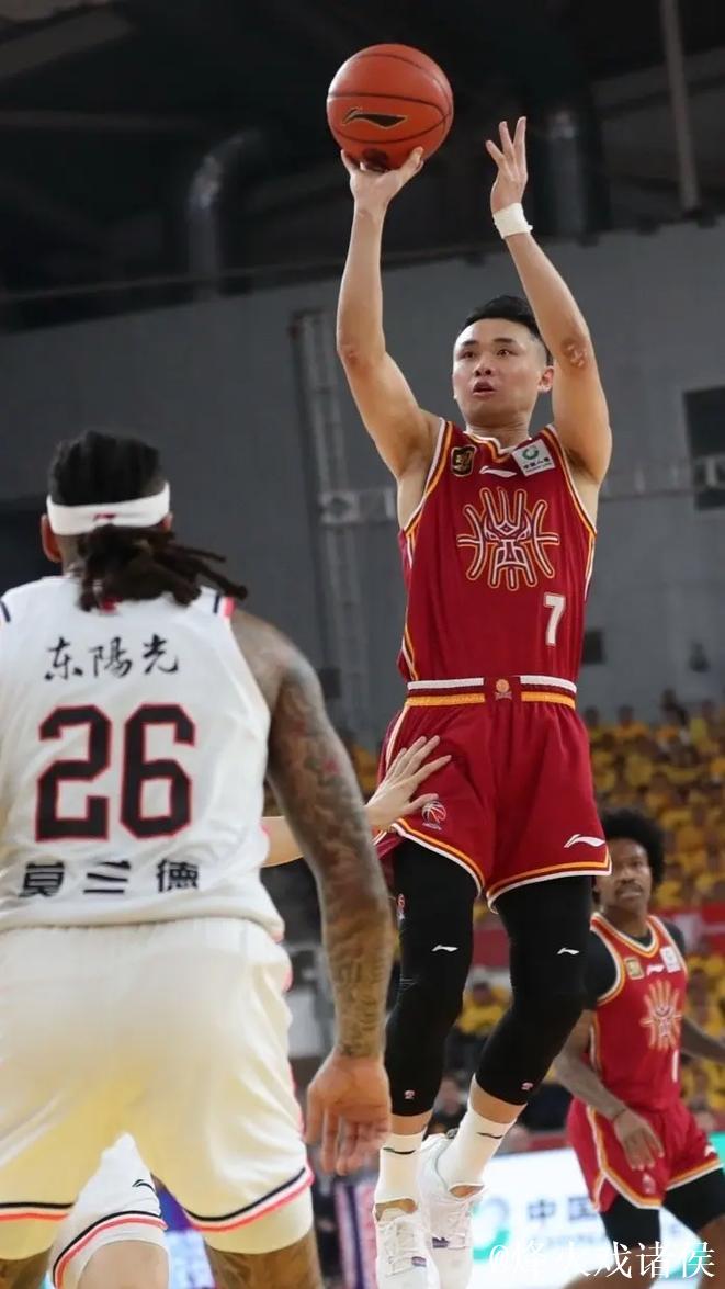 CBA俱乐部杯：张宁21+7 山西汾酒险胜广州朗肽海本